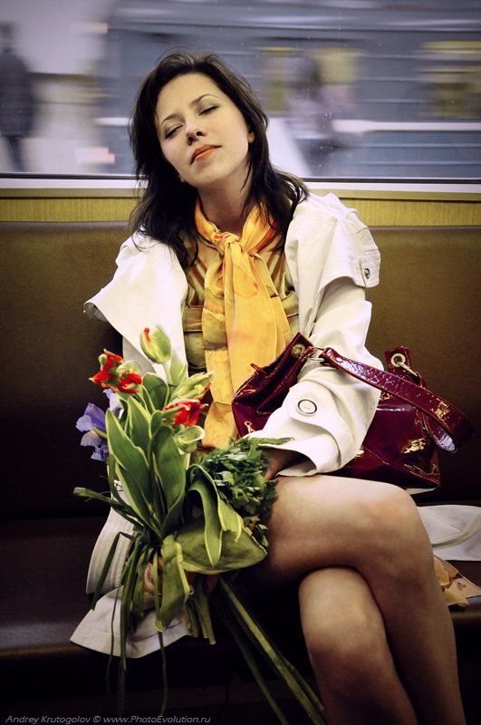 город, метро, цветы, букет, настроение, Добрый шумный город 2 фото превью