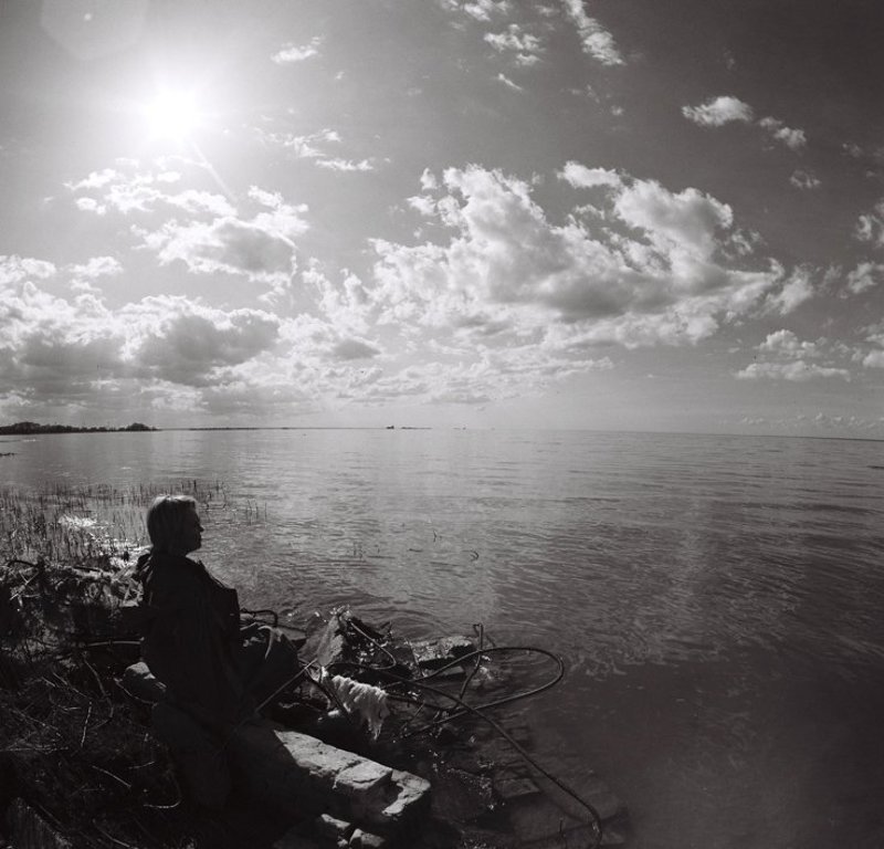 6х6,фотоплёнка,негатив, ч\\б Созерцание... фото превью