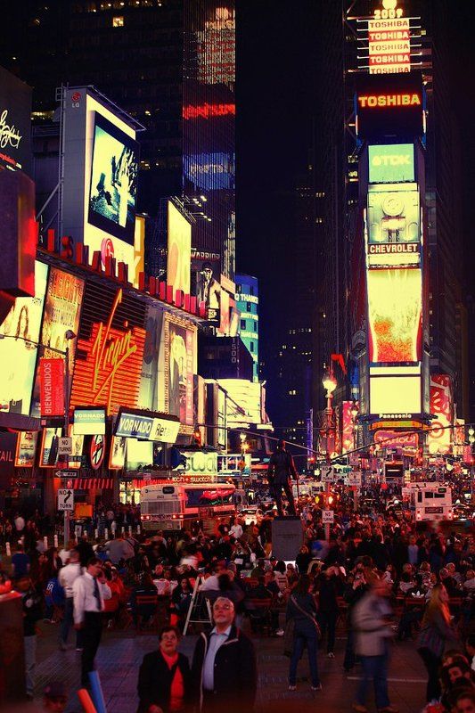 На Тайм сквер. Вечер. фото превью