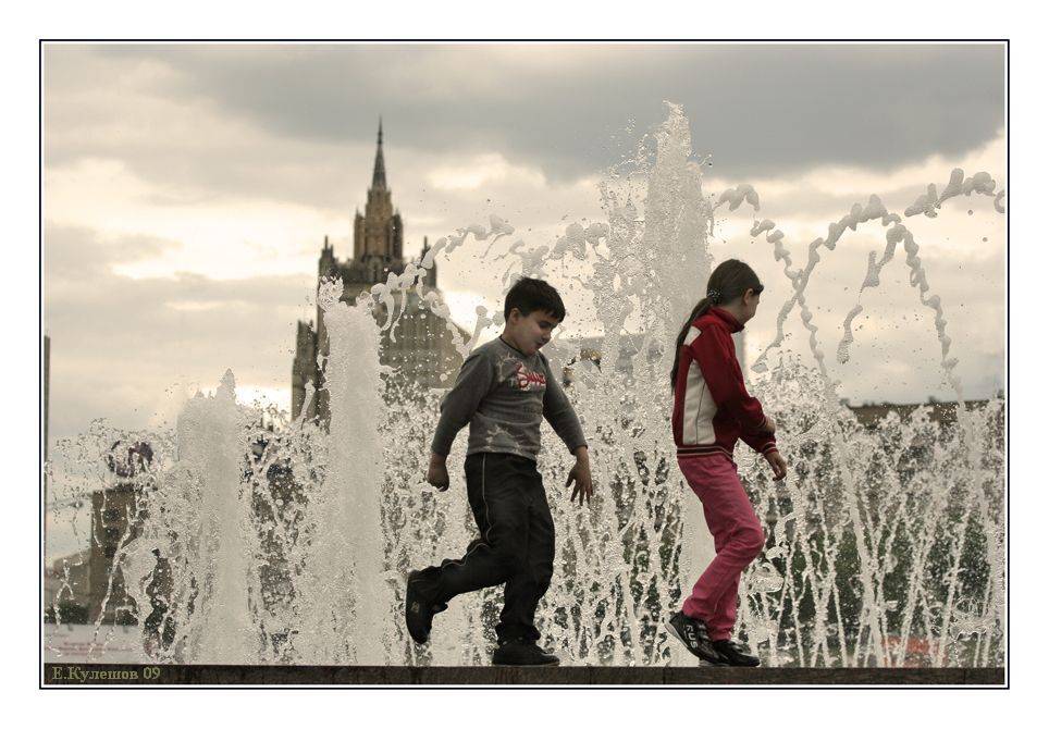 город, дети, фонтан, москва, кулешов,мальчик и девочка, Кулешов Евгений