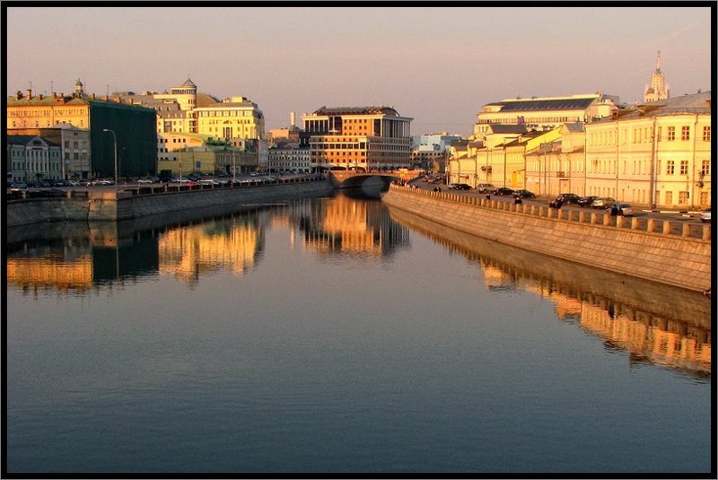 Вечер на Кадашевской набережной фото превью