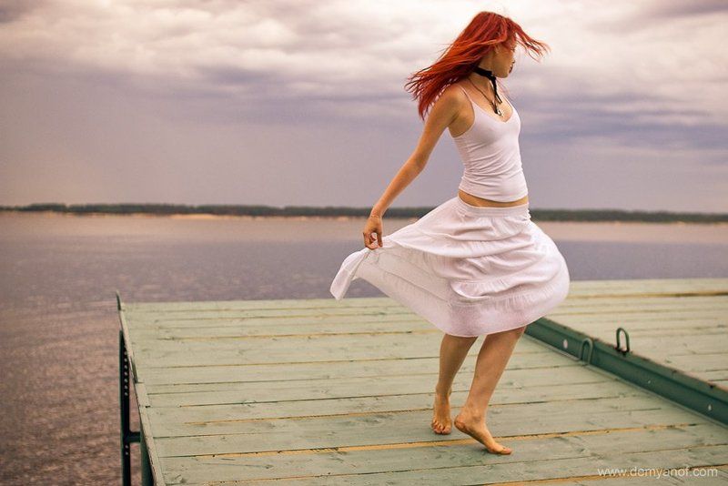 девушка, набережная Misty фото превью