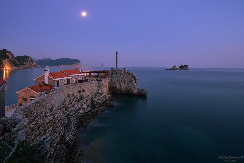 montenegro, petrovac, адриатика, балканы, будва, будванская ривьера, петровац, черногория Лунный жемчуг над Петровацем на вечерней заре фото превью
