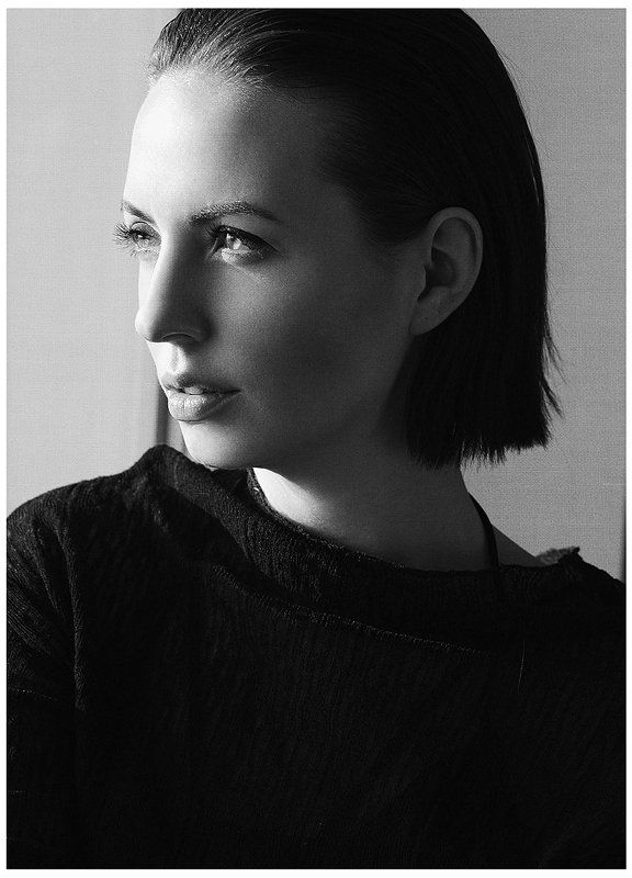 портрет девушка монохром глаза свет Прозрачная фото превью