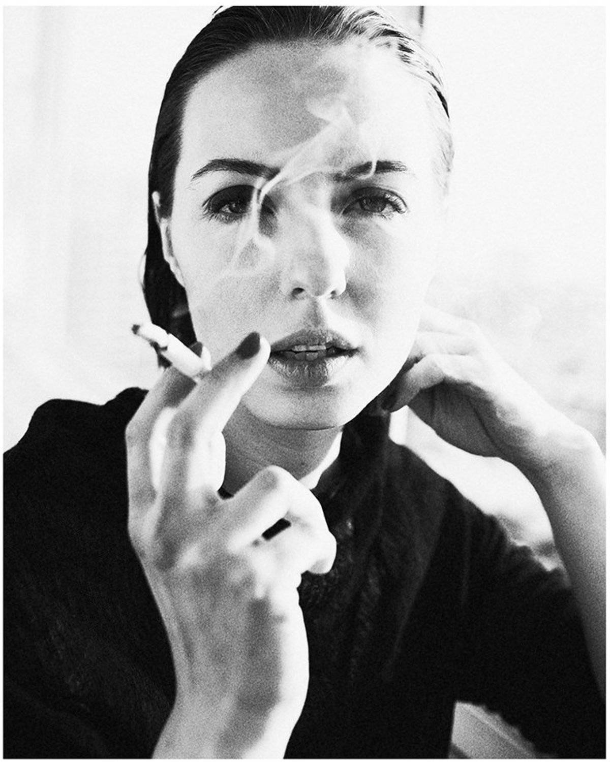 портрет монохром сигарета курить девушка, Lina Kuba