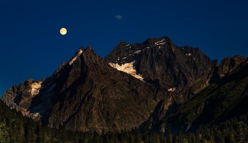 2014, Гора, Горы, Деревья, Домбай, Кавказ, Луна, Ночь Let\'s swim to the moon фото превью