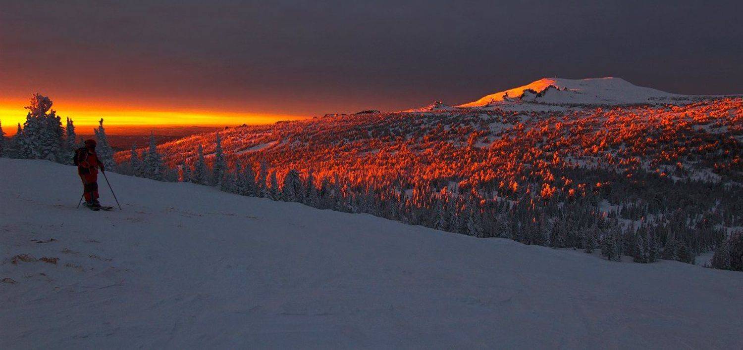 Вечер, Гора зелёная, Гора курган, Горная шория, Малиновый закат, Сибирь, Шерешеш, Валерий Пешков