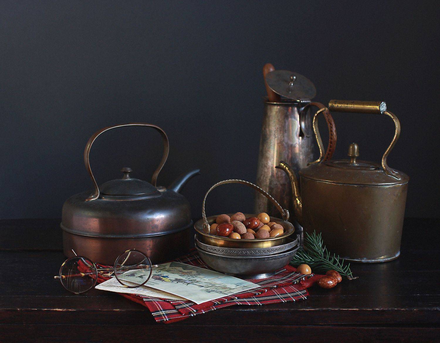 натюрморт, фотонатюрморт, зима, вечер, новый год, рождество, открытки, конфеты, очки,still life , наталья казанцева, Наталья Казанцева