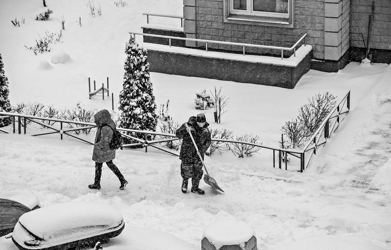 В городе шёл снег фото превью