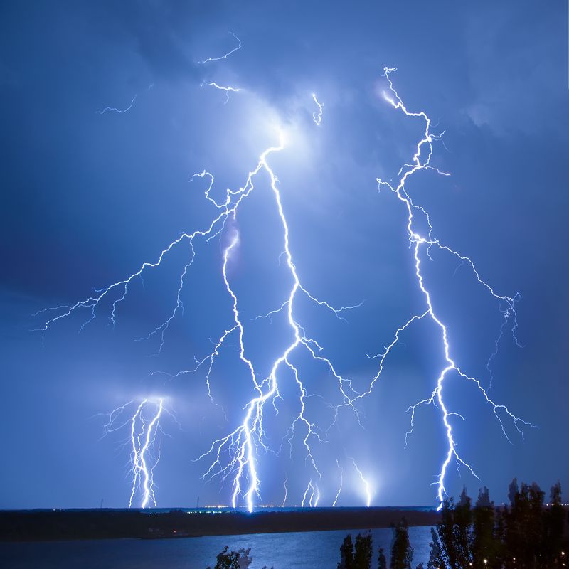 молнии, вспышка, электрический, разряд, непогода, шторм, дождь, ливень, буря, погода, прогноз, стихия, голубой, ночь, река, гроза, Ночные красавицы фото превью