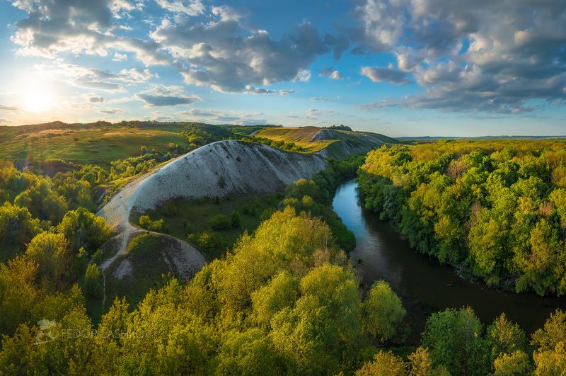 белгородская область, белогорье, май, весенняя, весна, козья гора, холм, меловая гора, река оскол, закат, облака, лес, зелёный, хутор, Козья гора фото превью