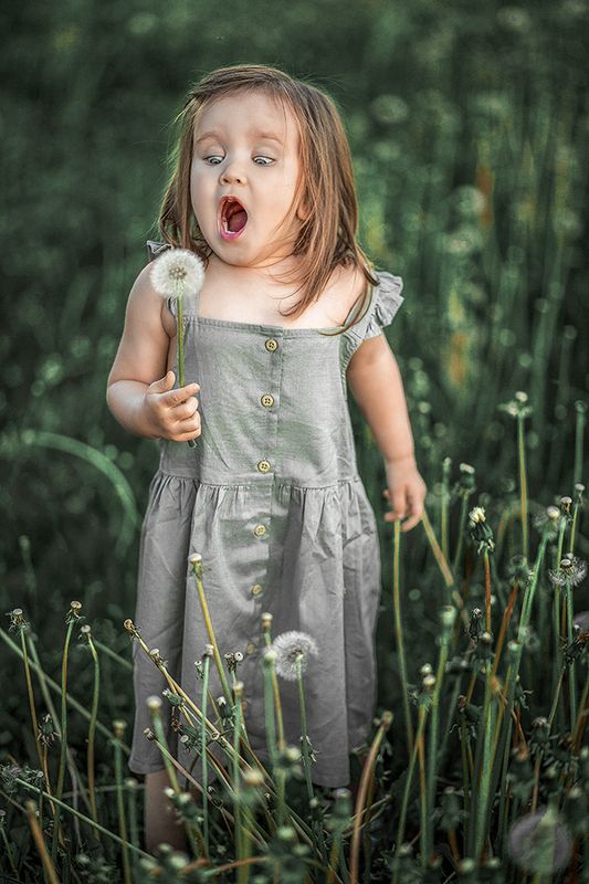 лето, девочка, эмоции, одуванчики, природа Одуванчик фото превью