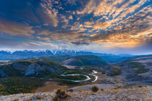Закат над меандрами Чуи