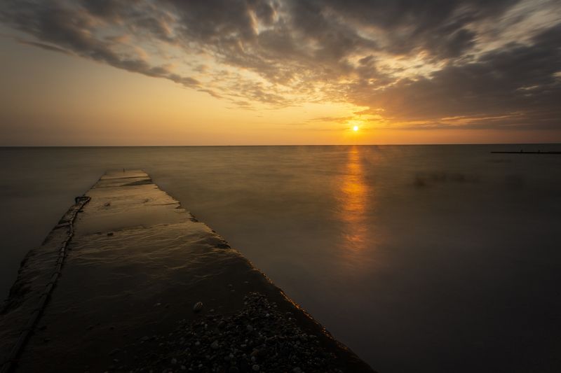 черное море, волнорез, длинная выдержка Волнорез черное море фото превью