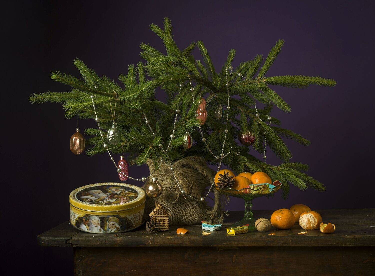 новый год, игрушки, конфеты, мандарины, веточки елки., Oksana Evkodimova