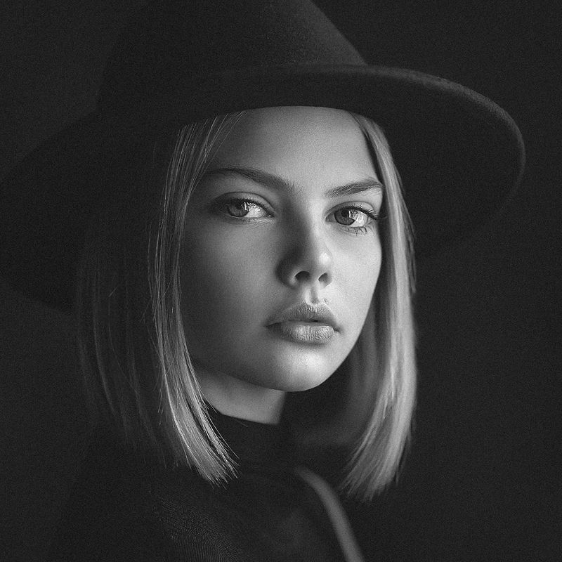 Елена Михайлова