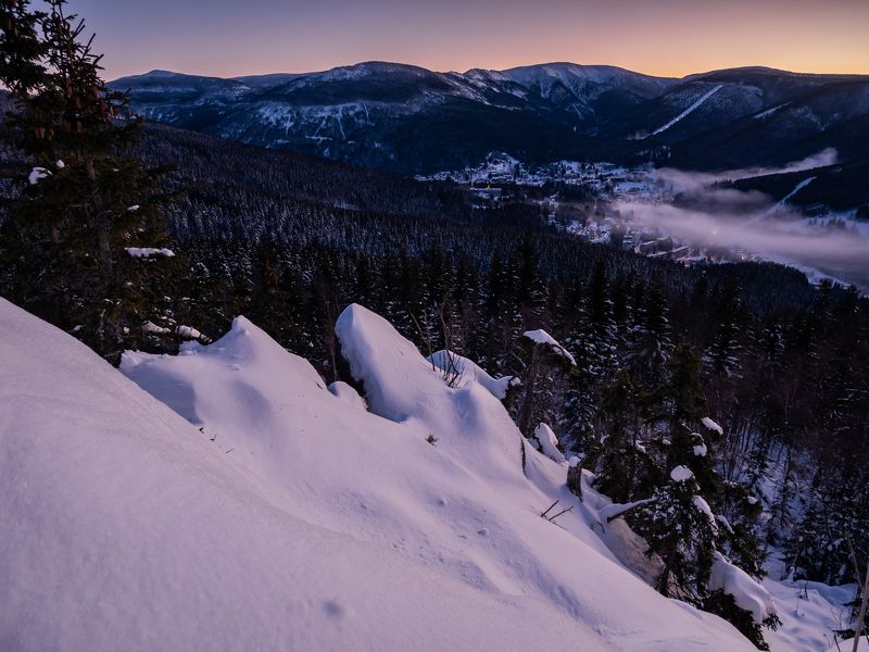 czech,snow,winter,landscape,giant mountains,spindleruv mlyn,nature,sunrise,down Moments before sunrise фото превью