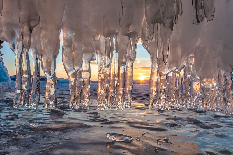 Закат из грота. Байкал фото превью
