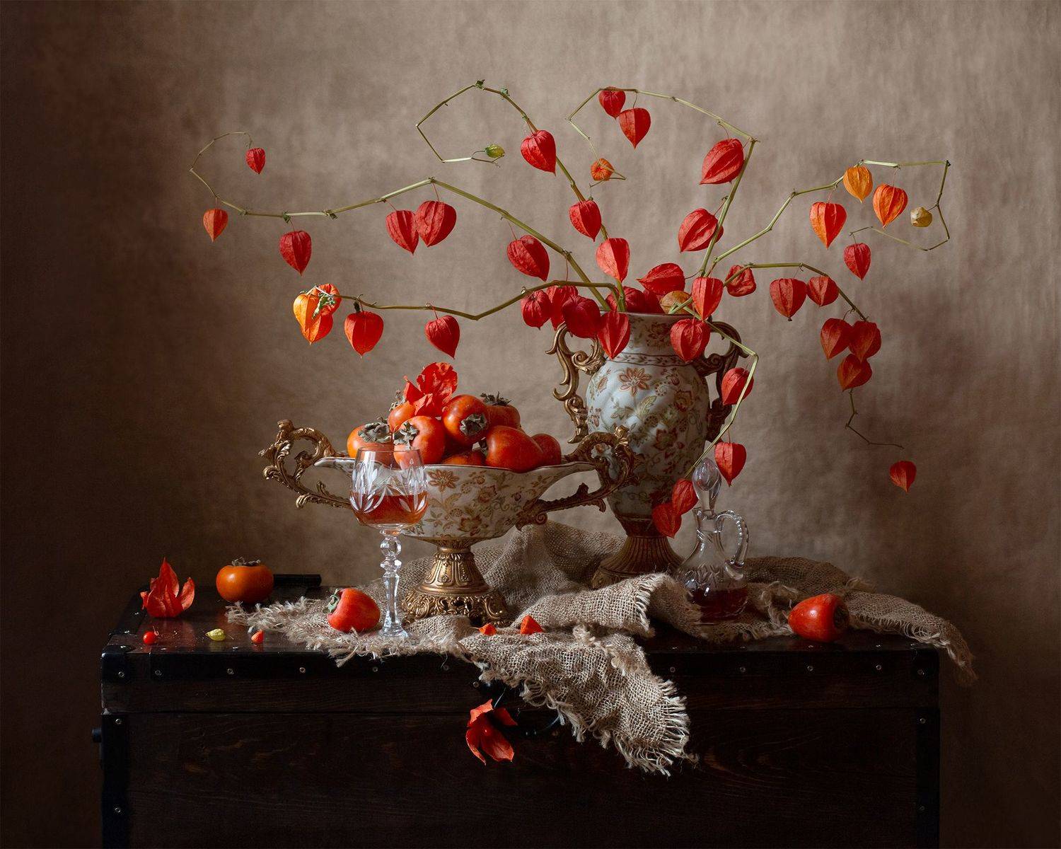 миламиронова, фотонатюрморт, натюрмор, stilllife, физалис, хурма, графин, вино, букет, натюрморсцветами, натюрмортсбукетом, Миронова Мила