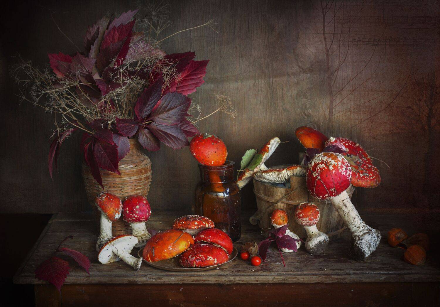 натюрморт, мухоморы, дикий виноград, Зимина Лионелла
