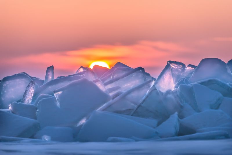 Морозный рассвет на Байкале фото превью