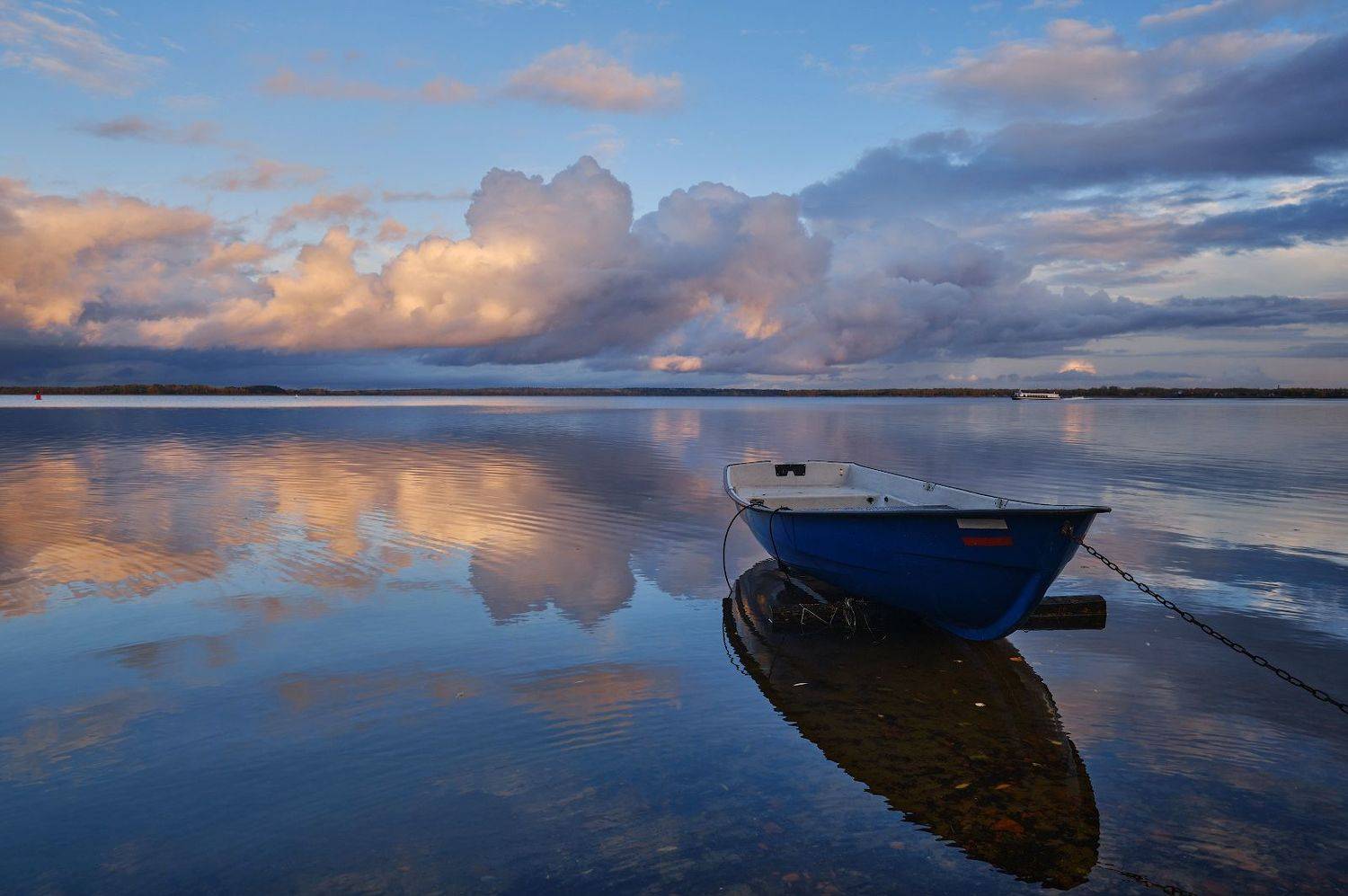 пейзаж,озеро,селигер,лодка,небо,облака,закат,вечер,осень,отражения, Горшков Игорь