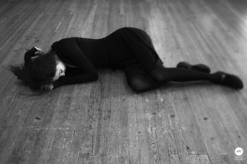 , 1Ds, 45ts-e, Black and white, Bw, MarkIII, Portrait, Боке, Девушка, Кудрявая, Пол, Станок, Странное, Тилтшифт, Черно-белое Саша и зеркала фото превью