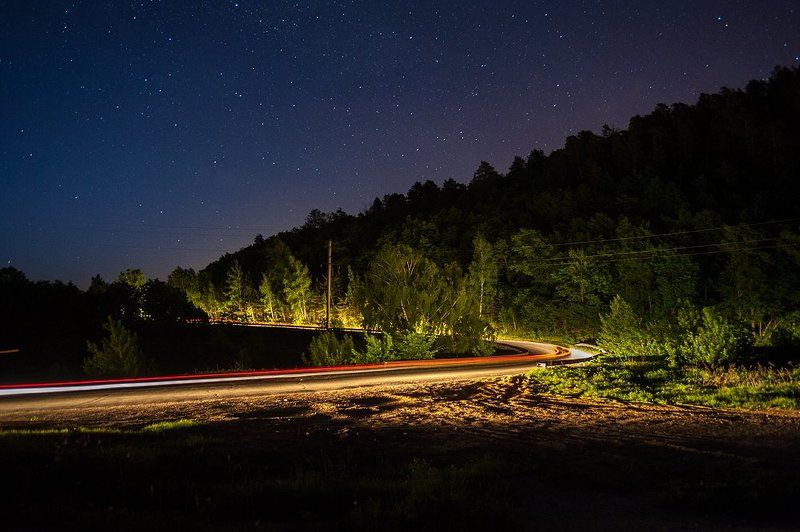 ночь, звезды, небо, лето, дорога, серпантин, свет фар, лес, деревья, жигули, самарская область, заповедник *** фото превью