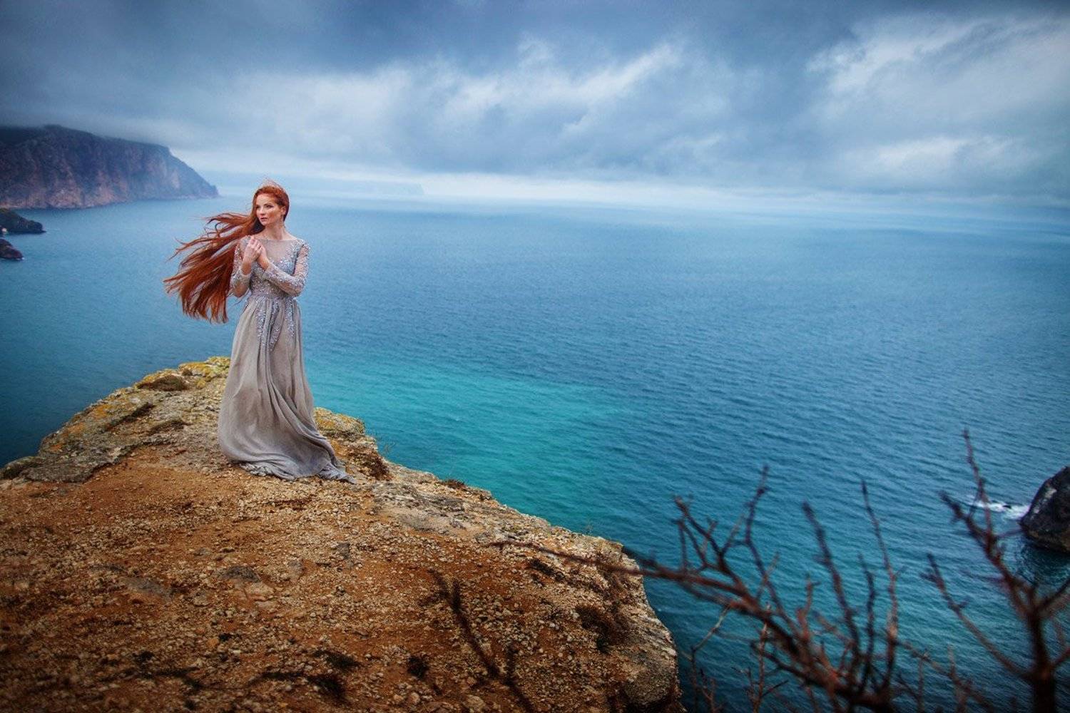 Весна, Веснушки, Ветер, Волосы, Девушка, Море, Портрет девушки, Рыжая, Скала, Скалы, Двояковский Илья