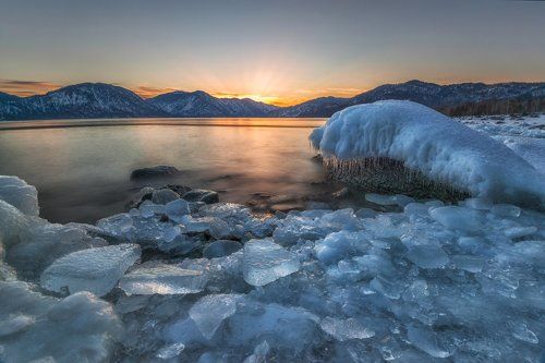 Хрустальные берега с алмазными вкраплениями.