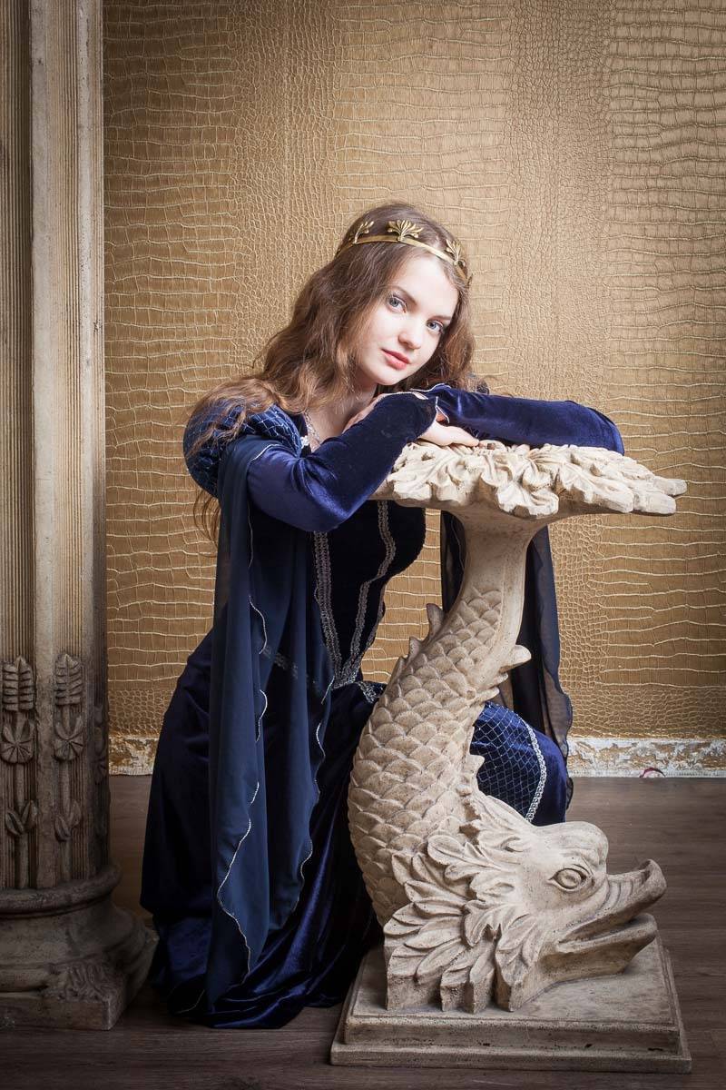 девушка, принцесса, скульптура, королева, средневековье, платье, корона, Сергей Козинцев