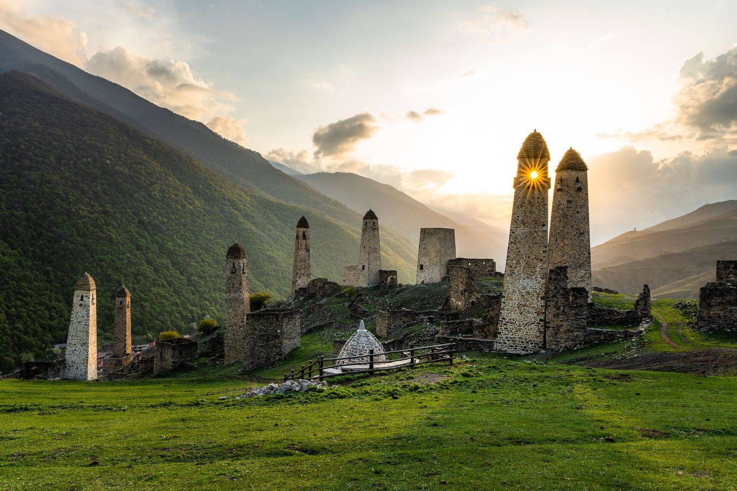 landscape, mountains, ingushetia, fort, green, field, пейзаж, кавказ, природа, горы, ингушетия, крепость, Maria Pochikaeva