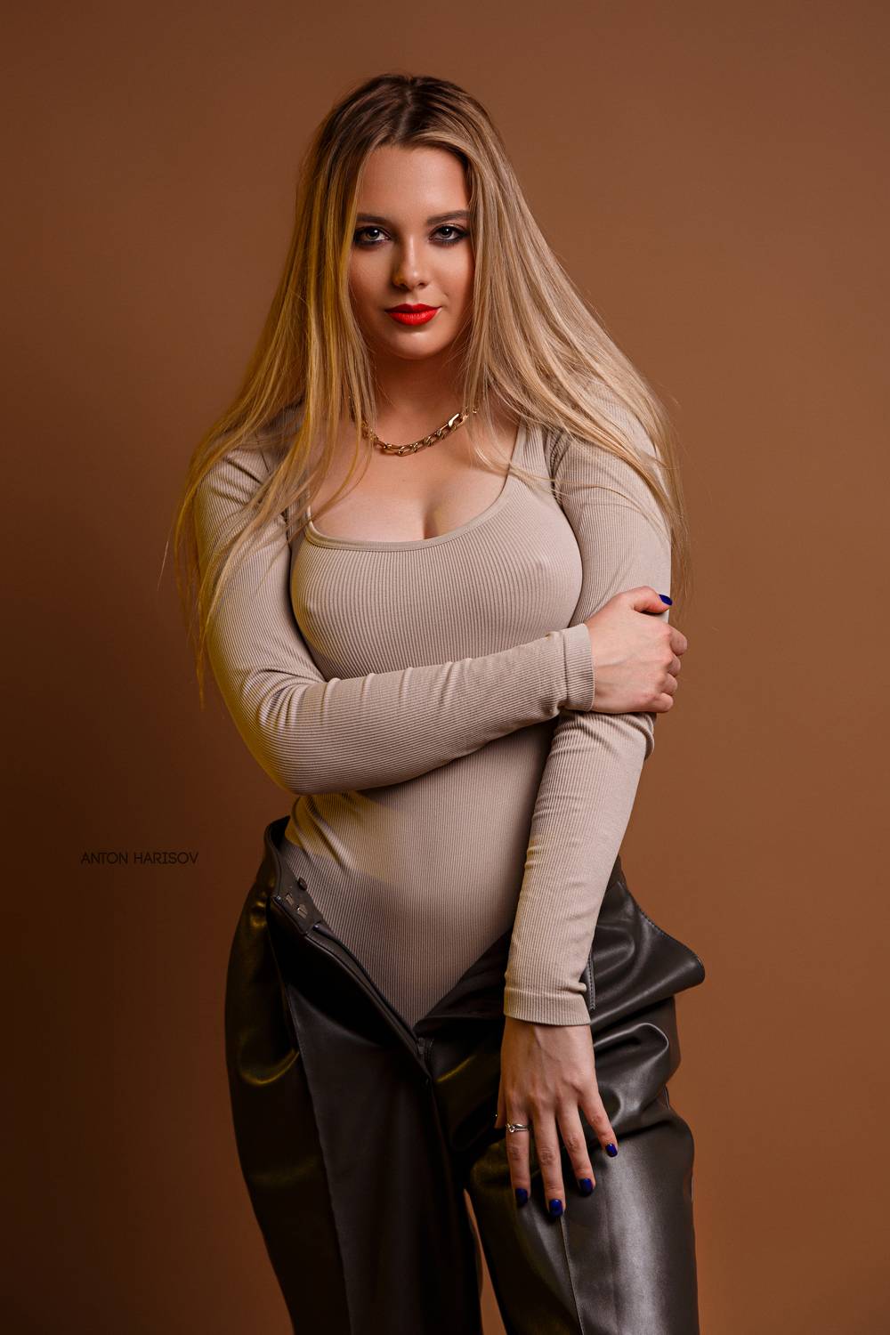 , Антон Харисов