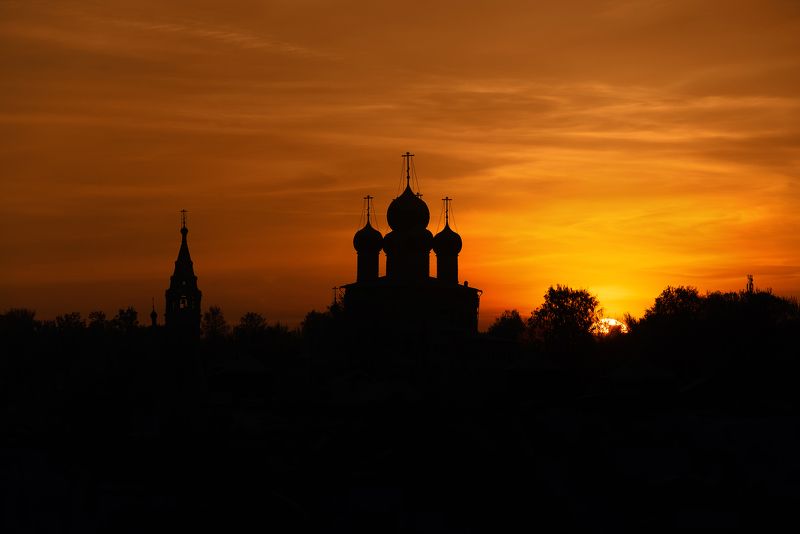 закат зима тутаев романов-борисоглебск собор церковь силуэт Солнце рисует силуэты русского пейзажа фото превью