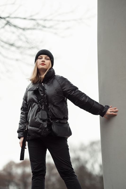 portrait fashion woman girl outdoor  фото превью