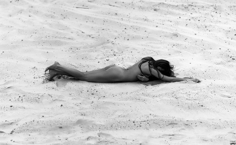 bw, black and white, monochrome, moody, sand, woman, body, people, fineart Ocean of Sand фото превью