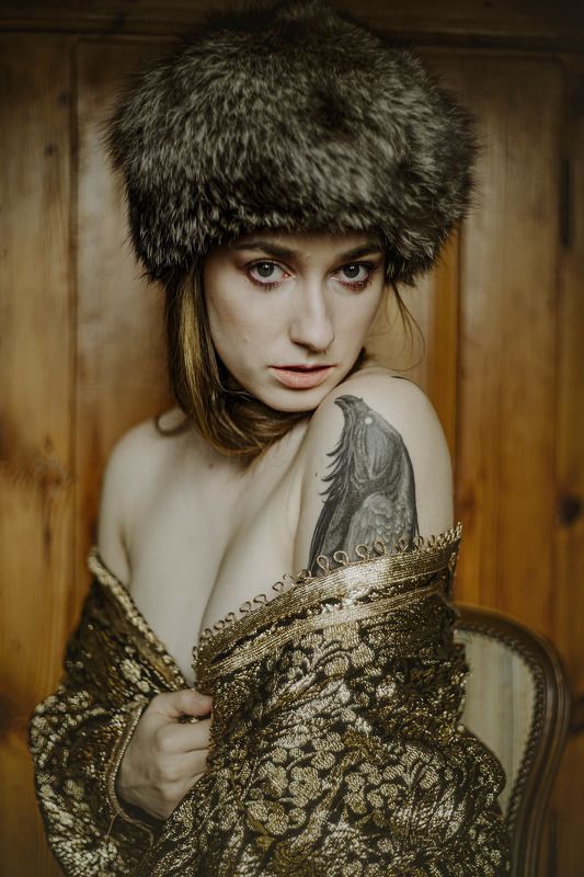 Woman Crow фото превью