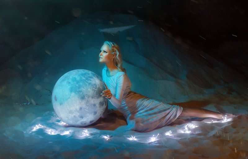 луна, девушка, лунный свет, голубой Лунная история фото превью