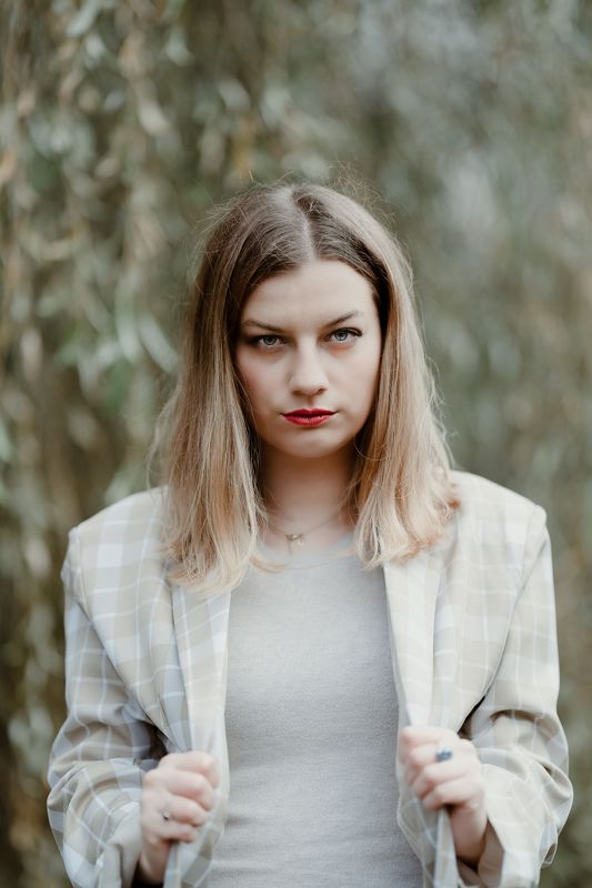 portrait fashion woman girl outdoor ... фото превью