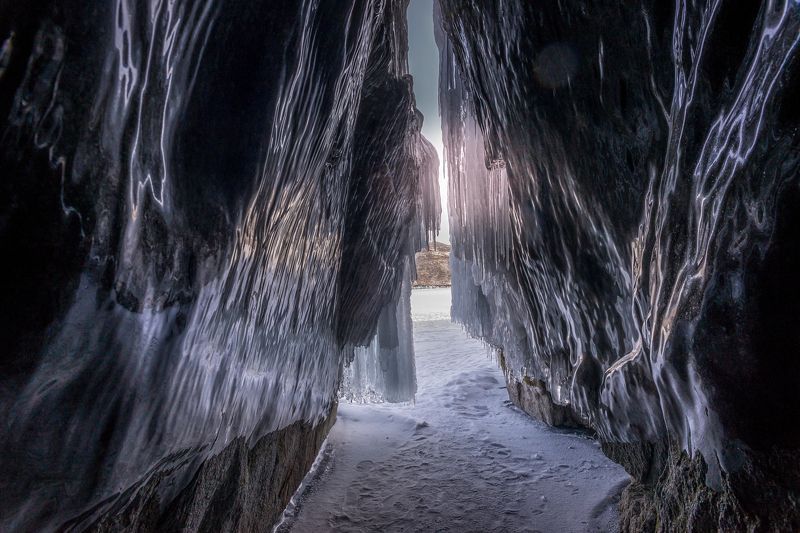 Ледовый грот. Байкал фото превью