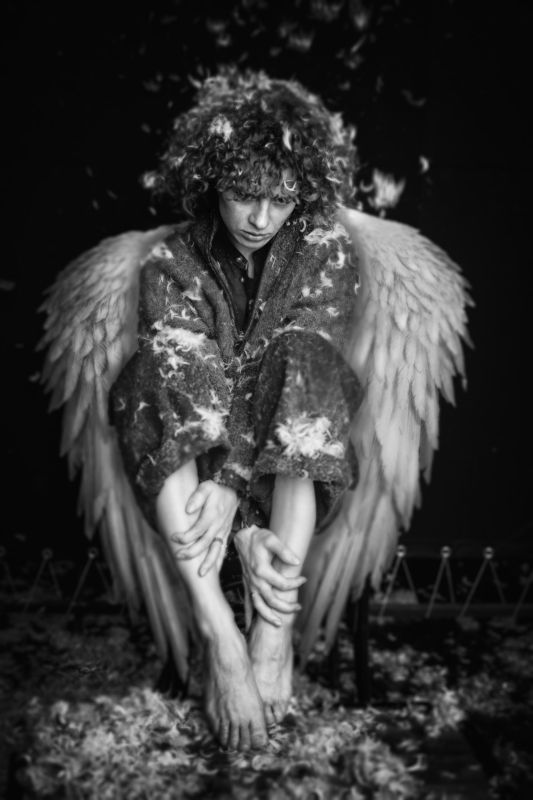 Уставший ангел фото превью