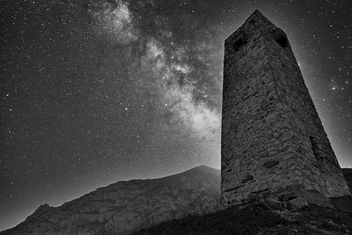 северная осетия, башня, ночь, небо, даргавс,, Байдуков Александр
