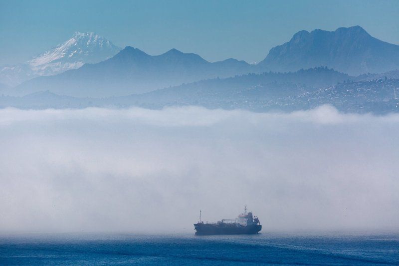 Горы, Корабль, Море, Туман, Чили Туман наступает фото превью