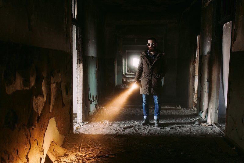 Свет из темноты фото превью