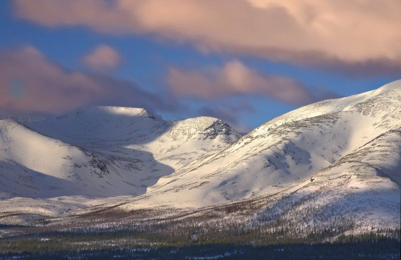 Горы и облака фото превью