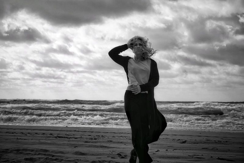 черно-бело Ветер фото превью