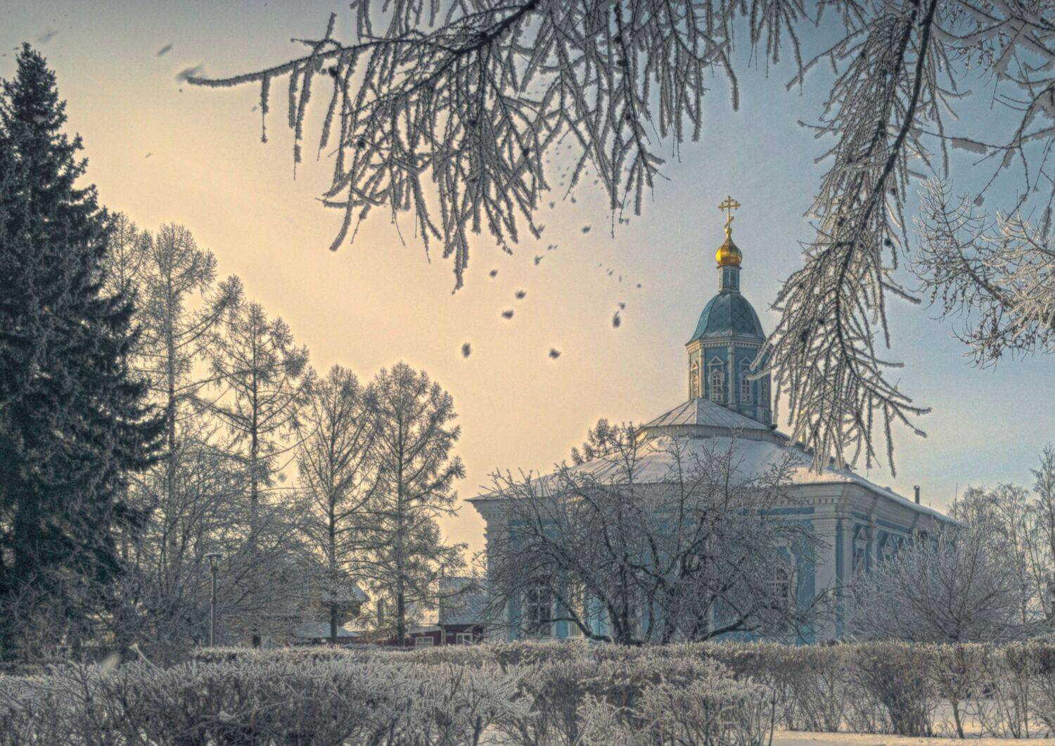 снег иней церковь, Вера Петри