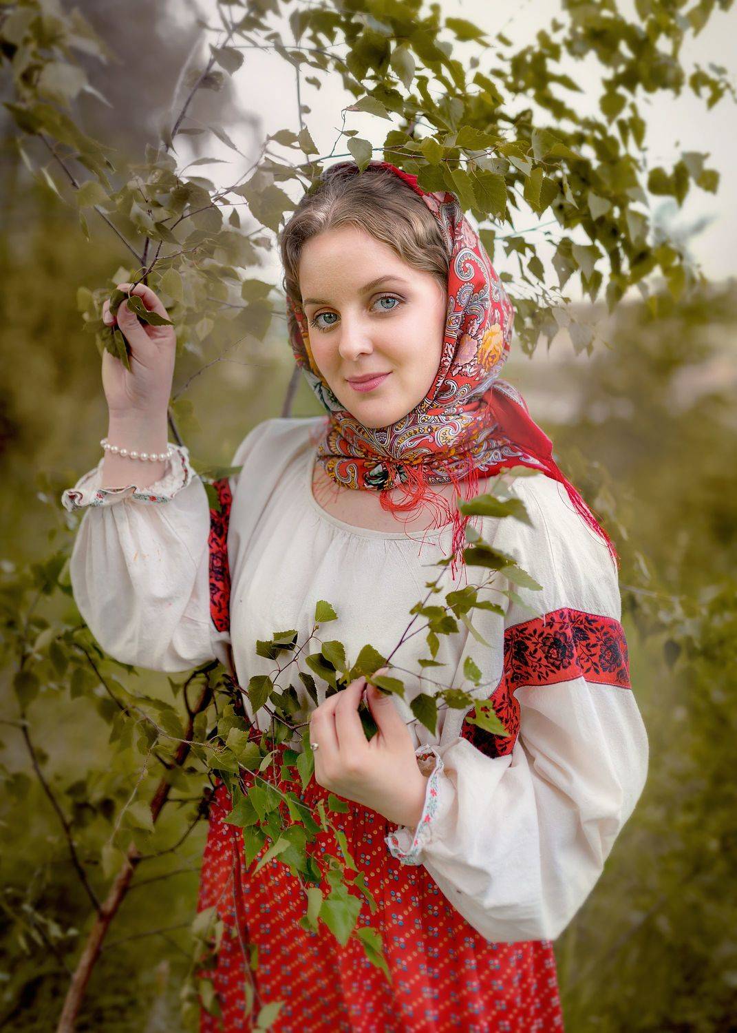 девушка у березы,летний портрет девушки,портрет девушки,березовые листья,березовые ветки,девушка у березы, красивая девушка я березовых веток,, Крышковец Владимир