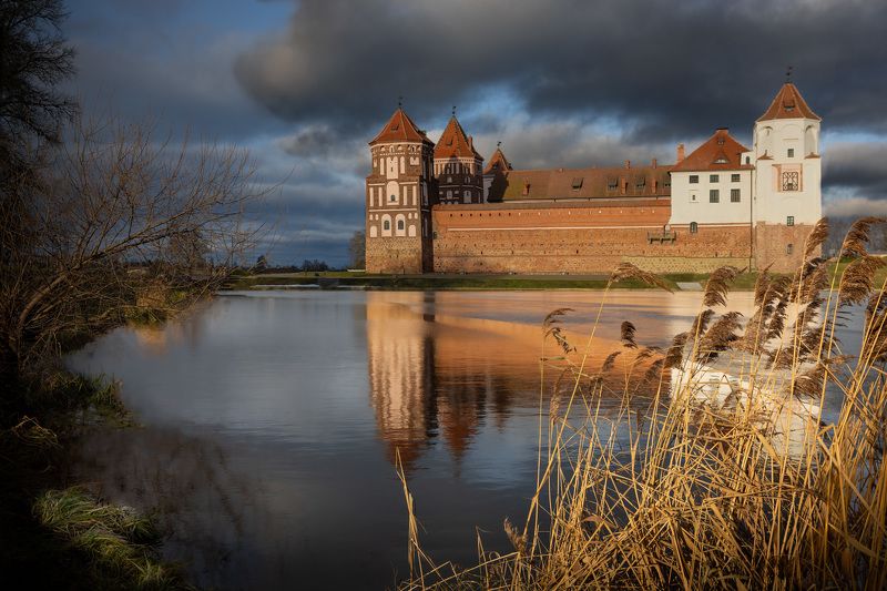 мирский замок, замково-парковый комплекс, юнеско Мирский замок фото превью