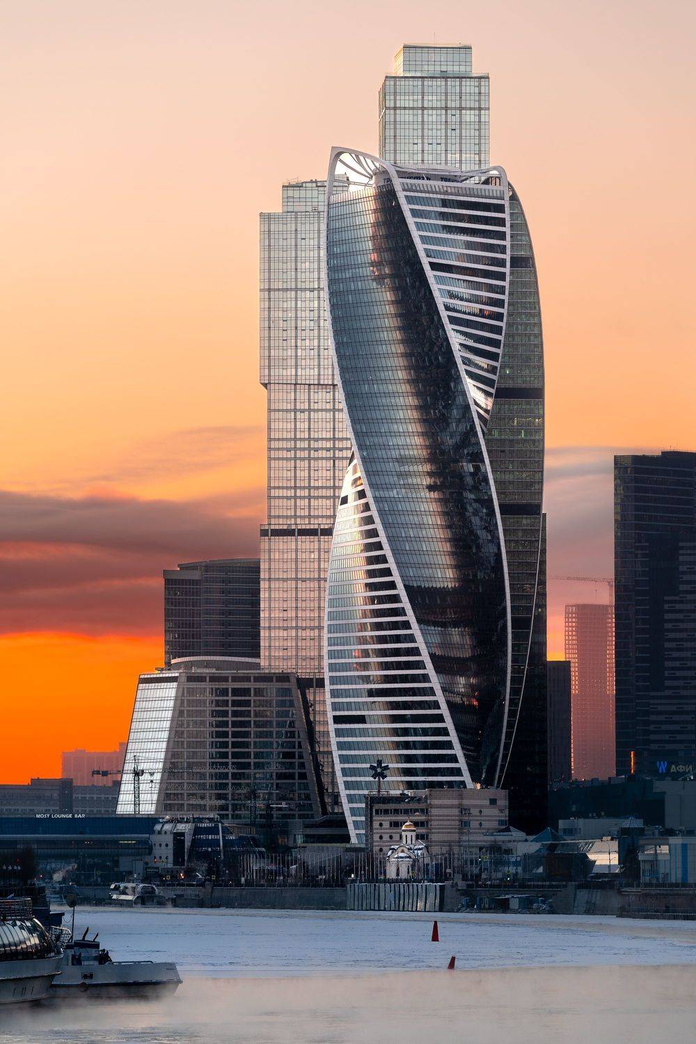 москва, сити, закат, город, набережная, мороз, вид на сити, дымка, солнце, красный, оранжевый, центр, эволюция, башня, москва-сити, Sadov Sergey
